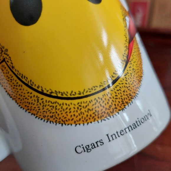 AMAZING Oversized Cigars International Coffee Cup Mug Smiley Face Smoke - Picture 2 of 3